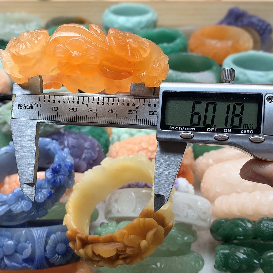 未镶嵌手镯石英质玉