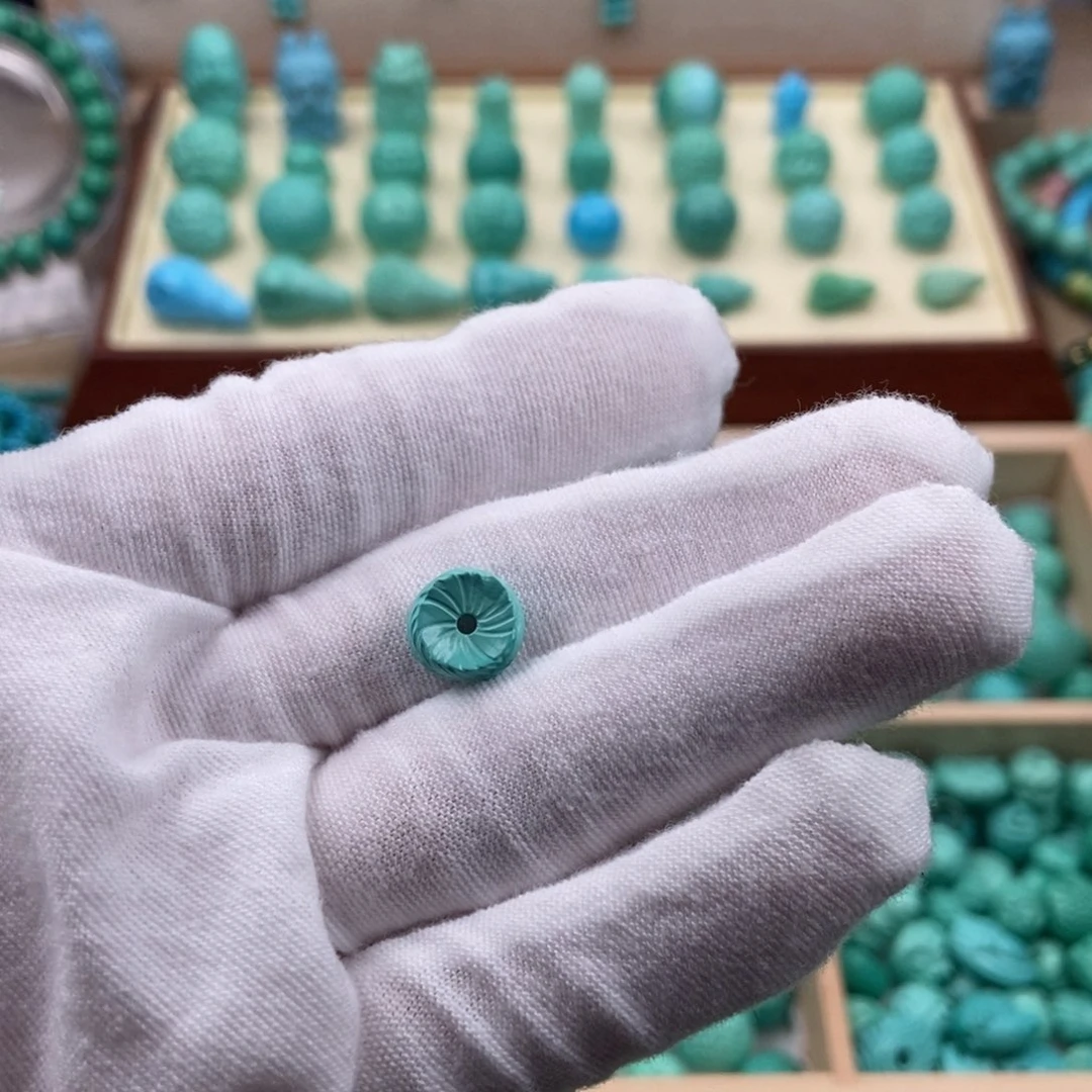 湖北精品雕刻羽毛扣10mm