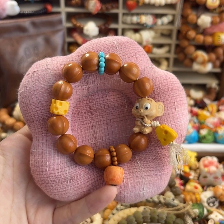 文玩根付杰瑞猴头鲨鱼贝手串