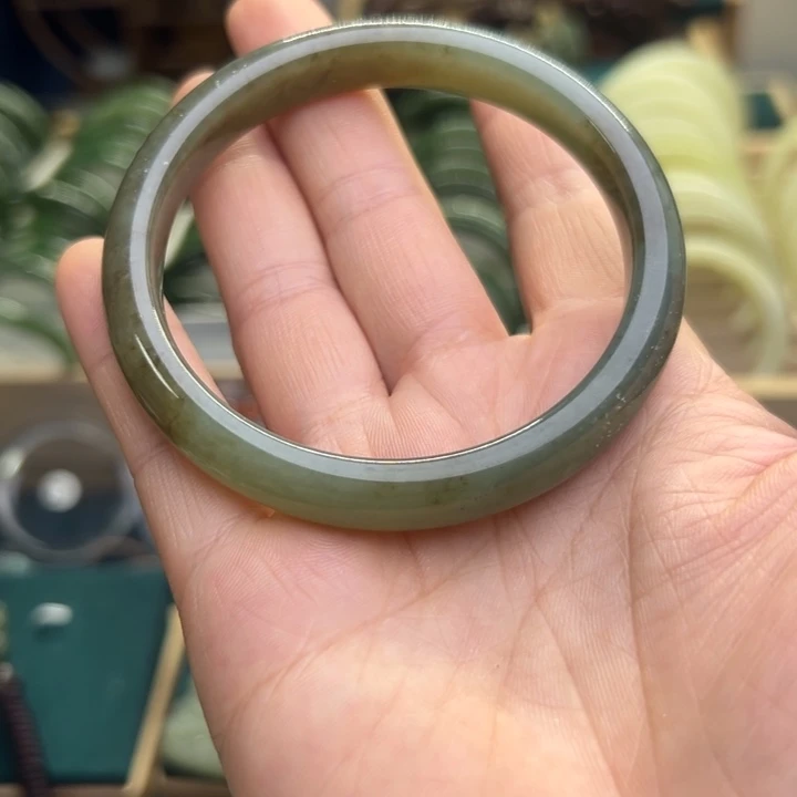 和田玉手镯未镶嵌60.7圈围5724