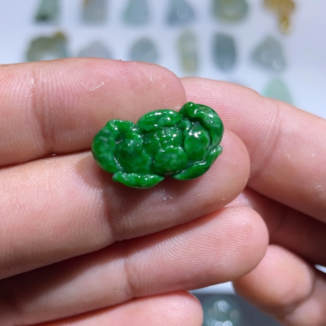 颈饰未镶嵌翡翠牡丹