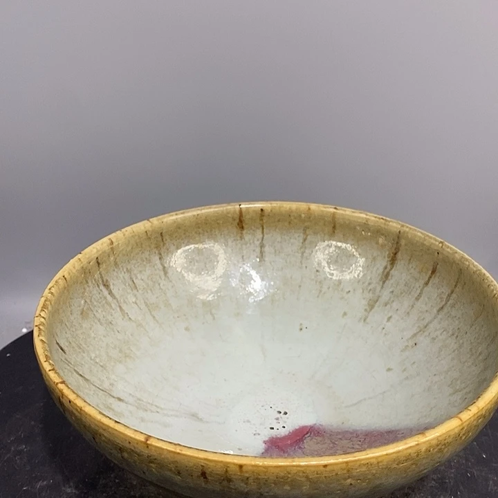 钧窑大碗造型美观
