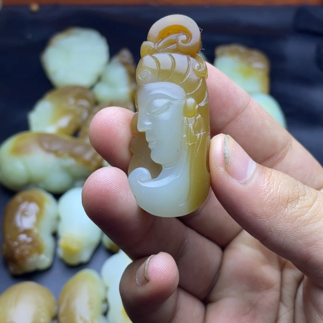 和田玉（糖玉）未镶嵌颈饰