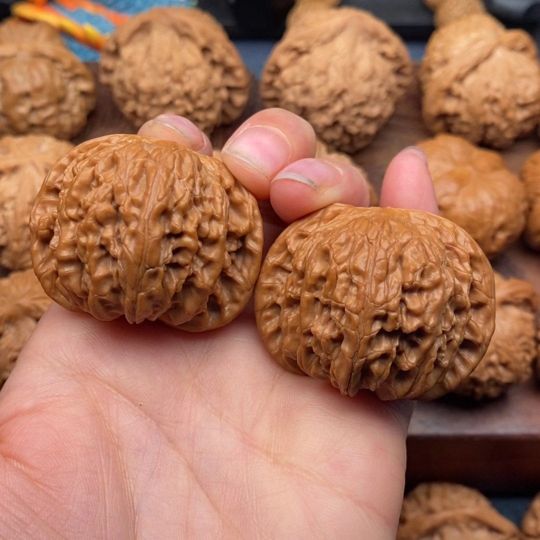 文玩核桃把件41正磨，同树精配