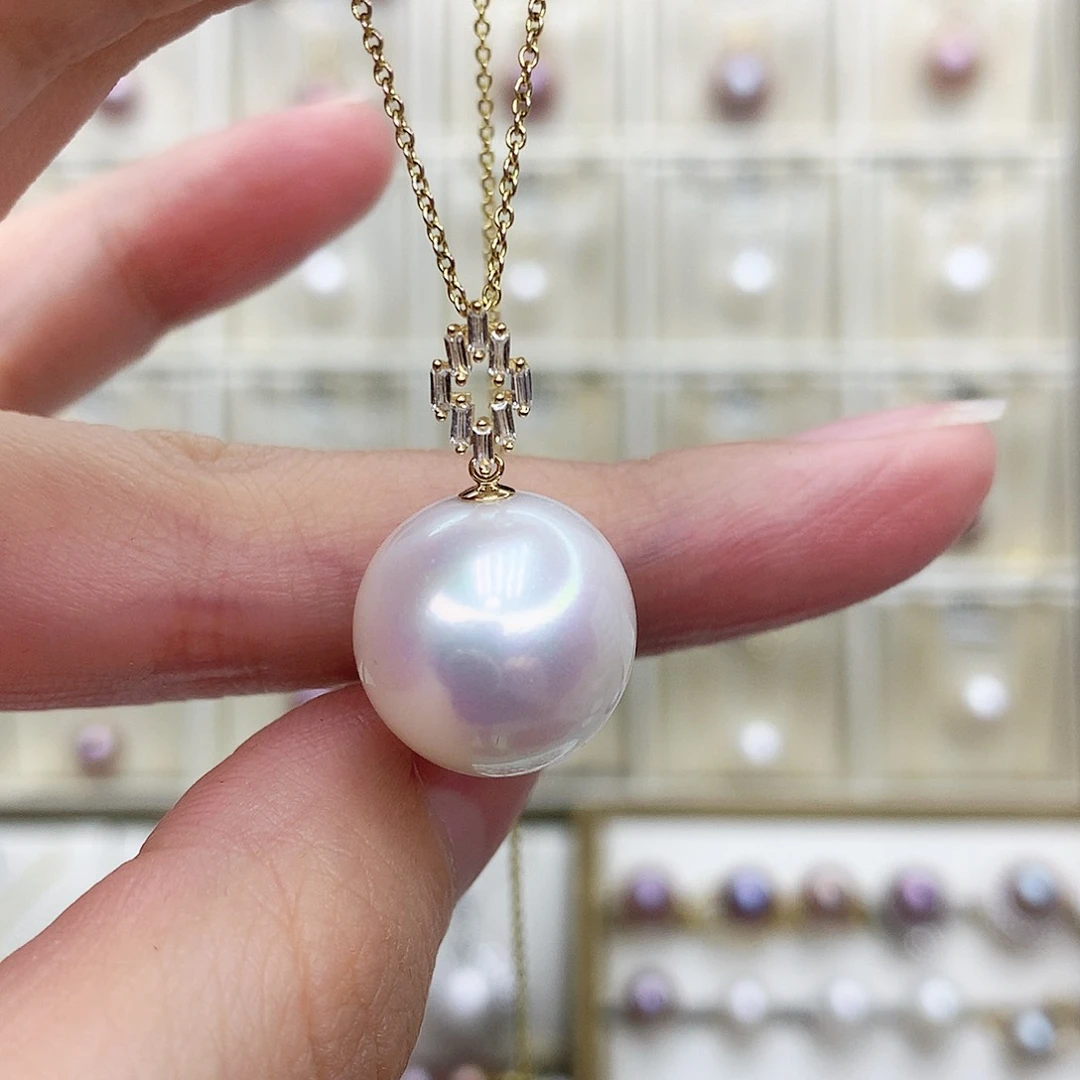 淡水珍珠吊坠(赠链)18K金镶嵌李*胖