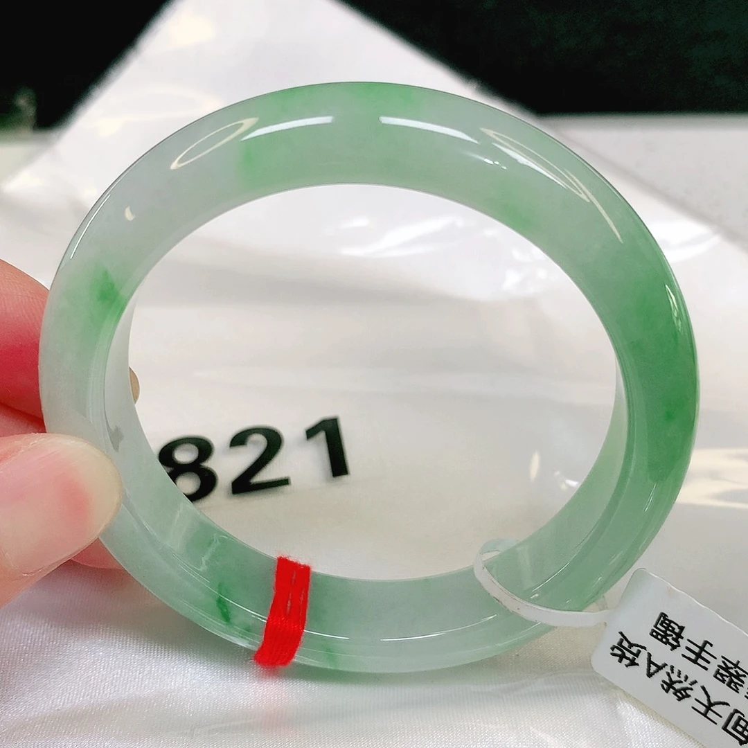 翡翠手镯未镶嵌821