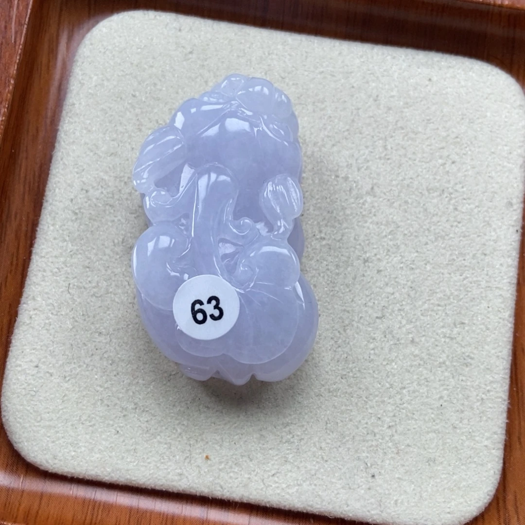 翡翠未镶嵌颈饰如意貔貅