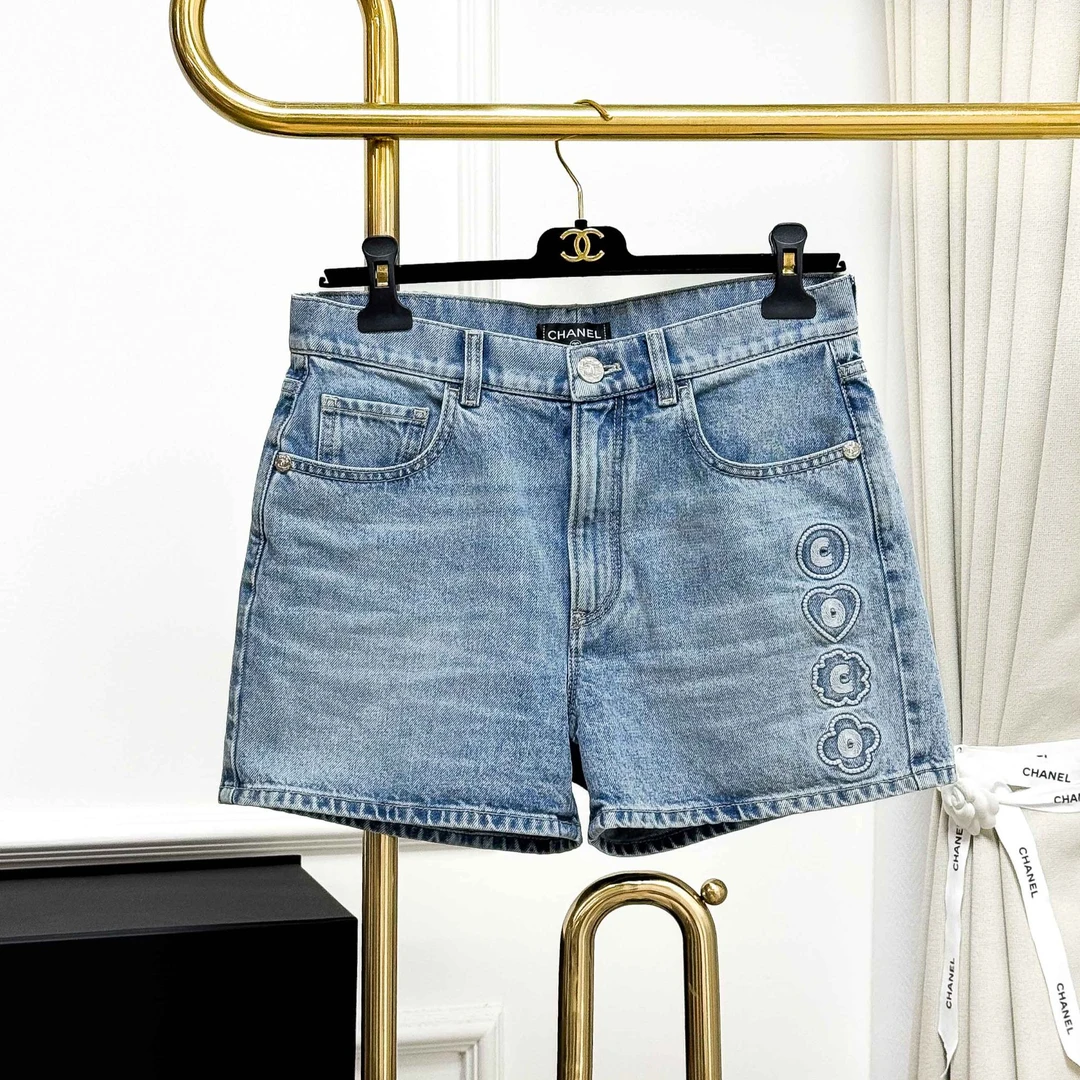 99新 Chanel/香奈儿 38码25MCocobeach刺绣Coco牛仔裤短裤