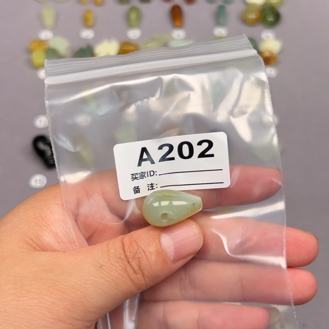 未镶嵌蛇纹石玉颈饰比****响