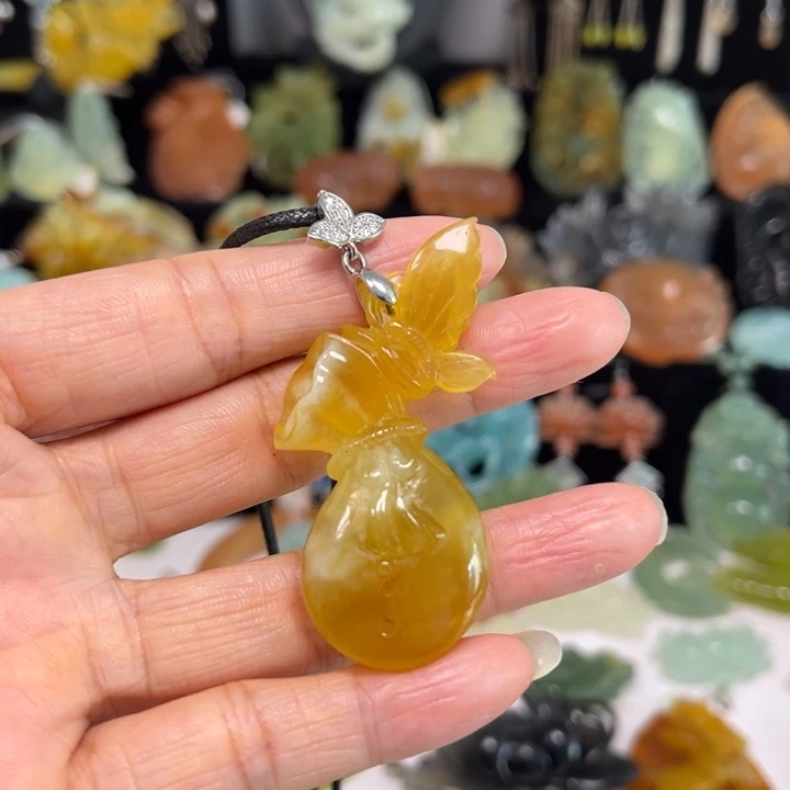 蛇纹石玉未镶嵌吊坠(赠链)