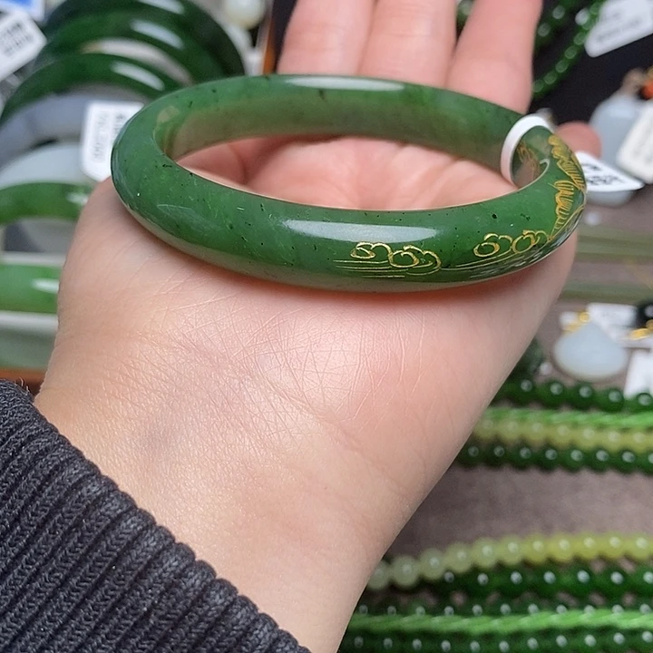 暮***钟和田玉未镶嵌手镯60