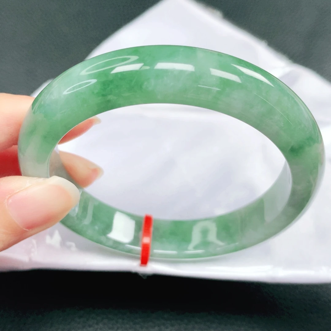 翡翠未镶嵌手镯57圈