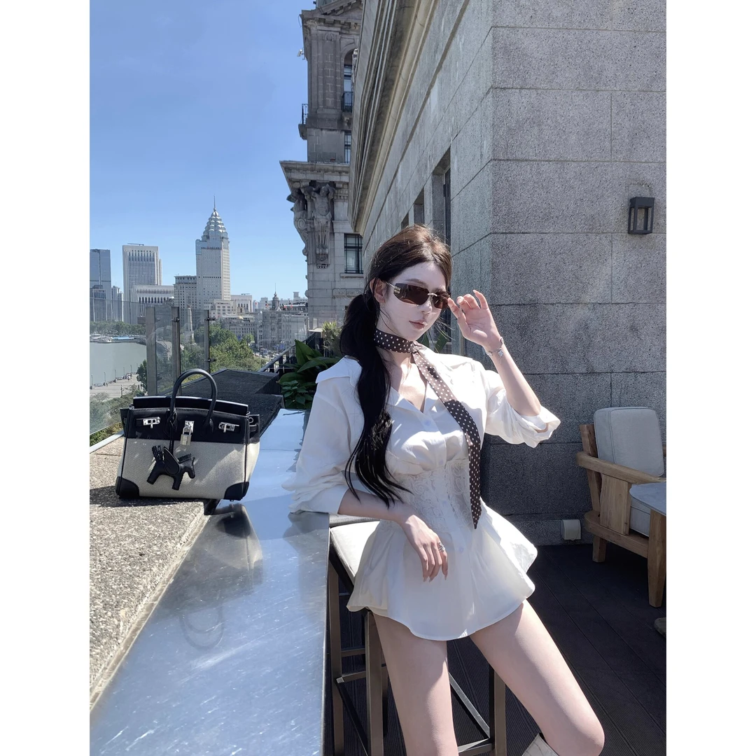 2025秋季时尚新款法式复古别致白色蕾丝系带束腰修身长袖衬衫上衣