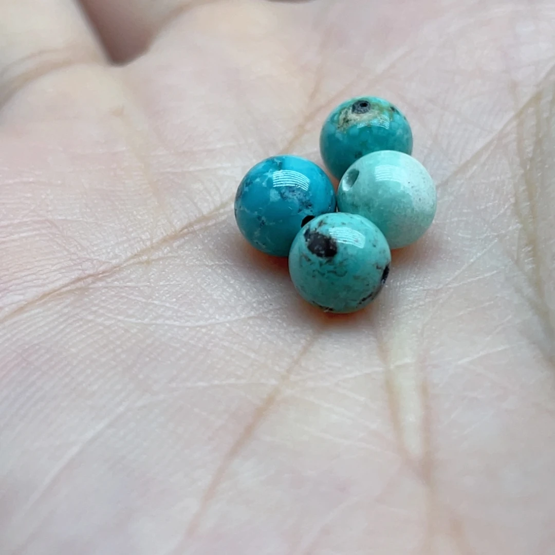 东***儿南红玛瑙未镶嵌珠宝奇石
