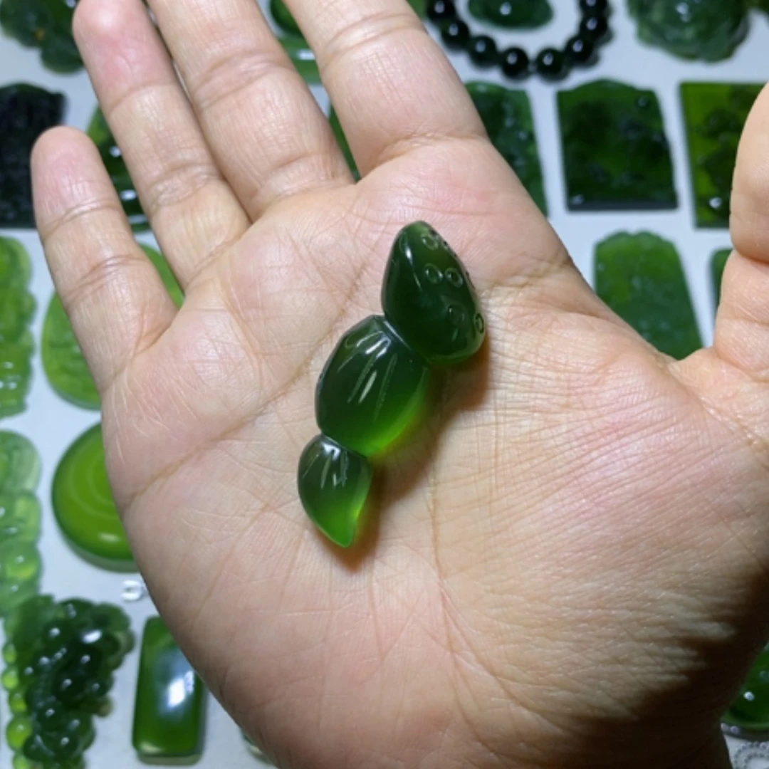 【闪购商品】未镶嵌蛇纹石玉颈饰