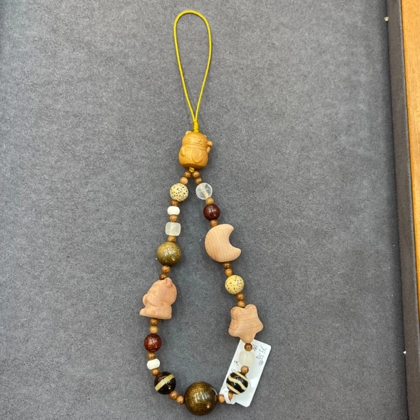 WM059血柏雕刻件库克隔珠挂件