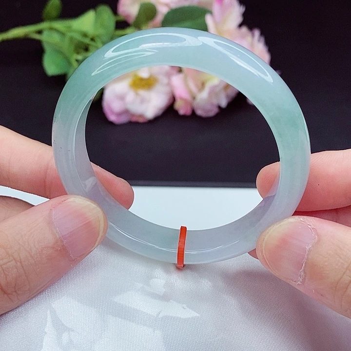 翡翠手镯未镶嵌55.6圈