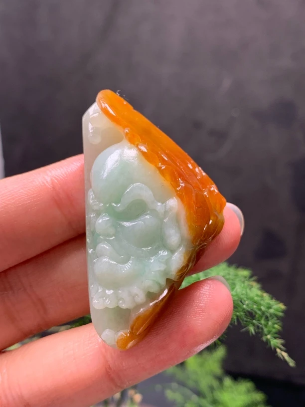 天然缅甸翡翠带红翡达摩头