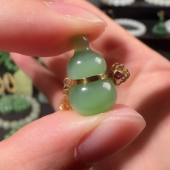 和田玉（碧玉）18K金镶嵌颈饰