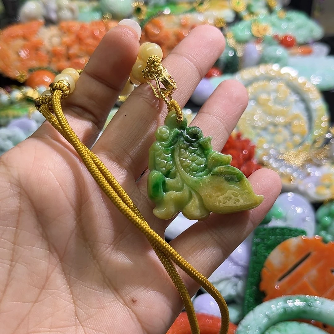 颈饰未镶嵌翡翠待编织