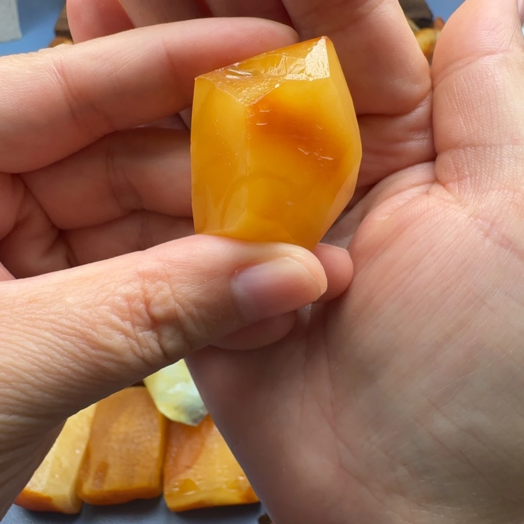 O***a裸石琥珀未镶嵌琥珀蜜蜡定制