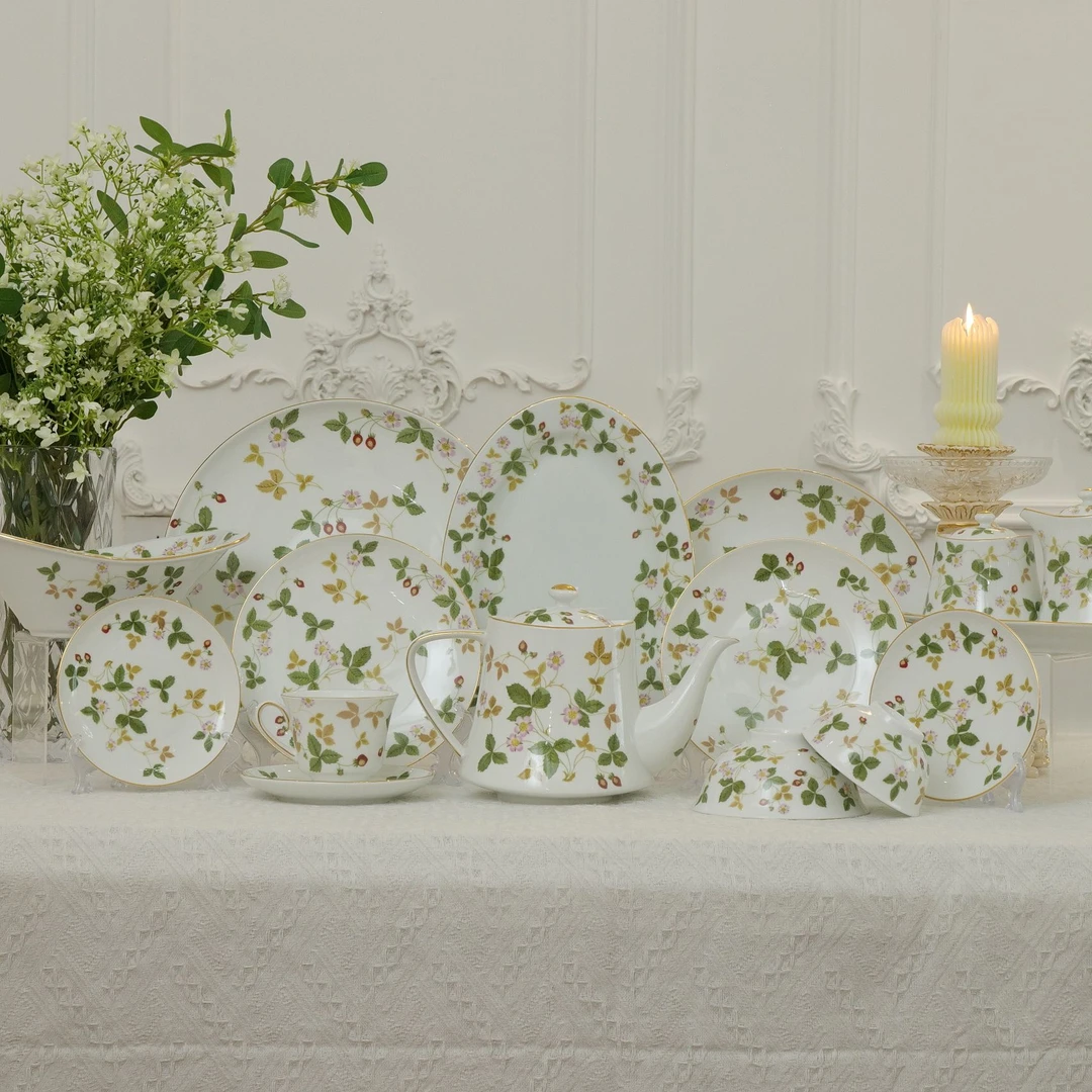 2025年HANDAN野草莓餐具套装63件套一套简约欧式风餐具