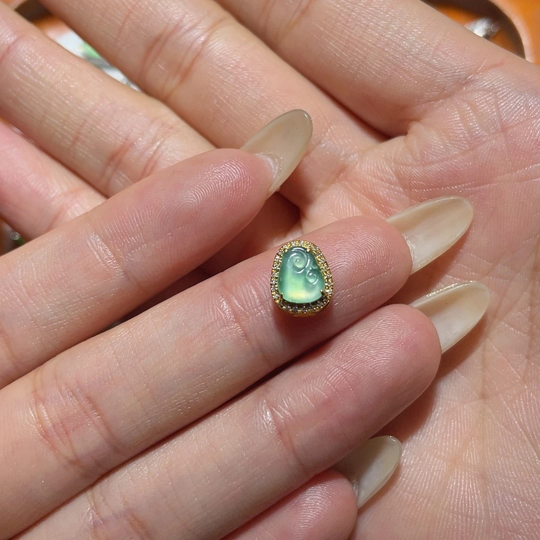 翡翠18K金镶嵌吊坠(不含链)