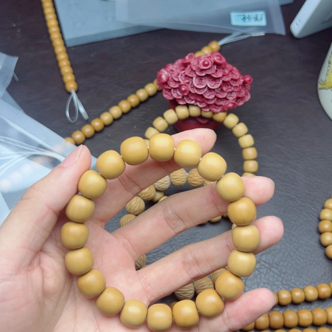 猴头核桃吊坠S***万龙岩