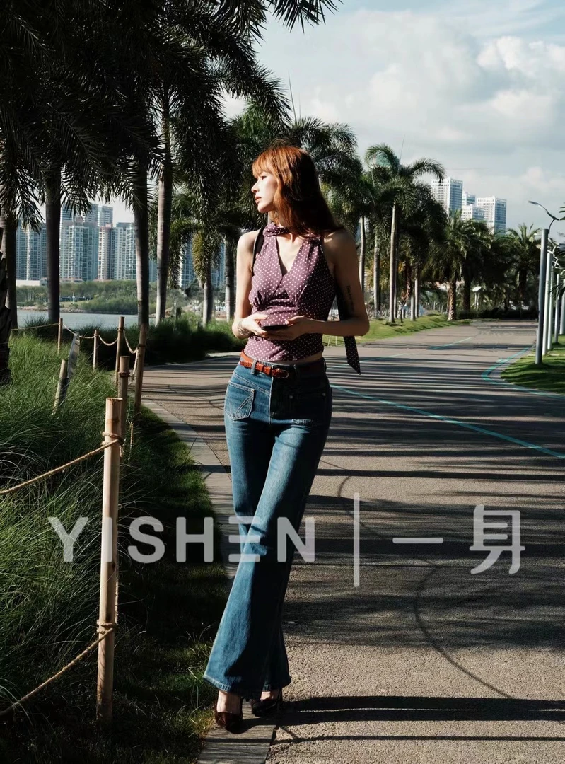 一身26yearsold 2025新款法式浪漫波点挂脖背心吊带送飘带