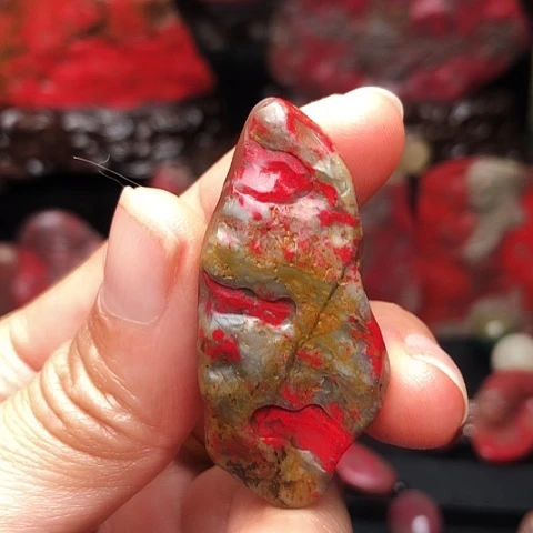 昌化鸡血石昌化鸡血石原石挂件