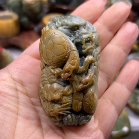 未镶嵌岫岩河磨玉（透闪石质玉）把件