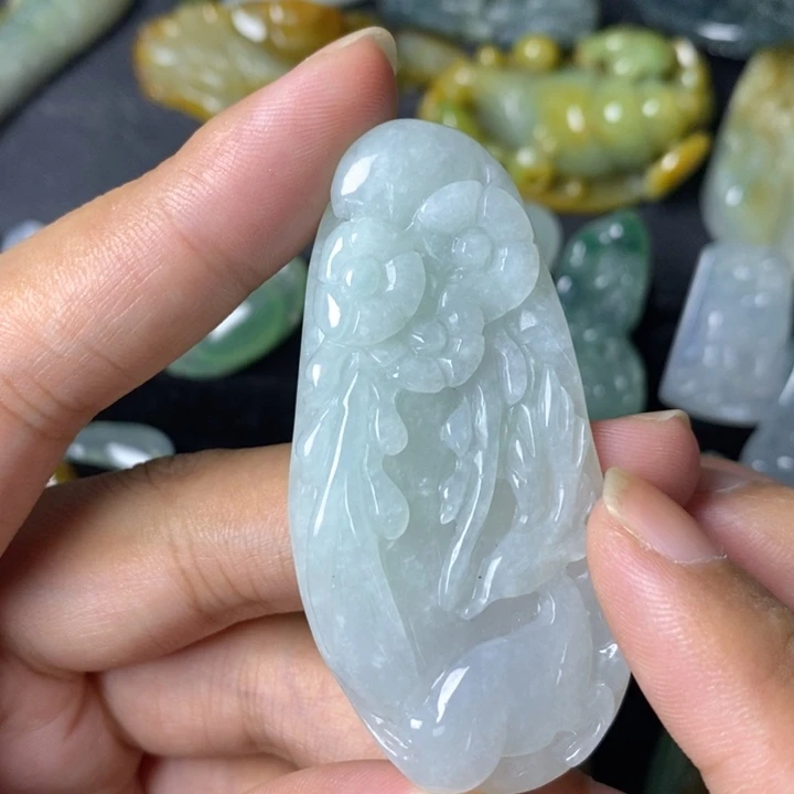 翡翠未镶嵌颈饰翡翠