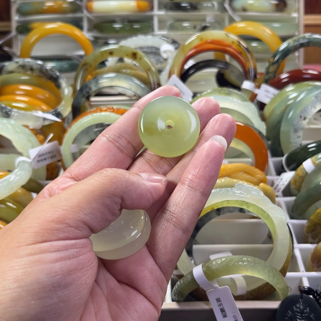 蛇纹石玉颈饰未镶嵌暖*哒