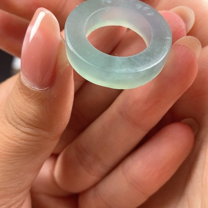定制翡翠未镶嵌满圈冰蓝