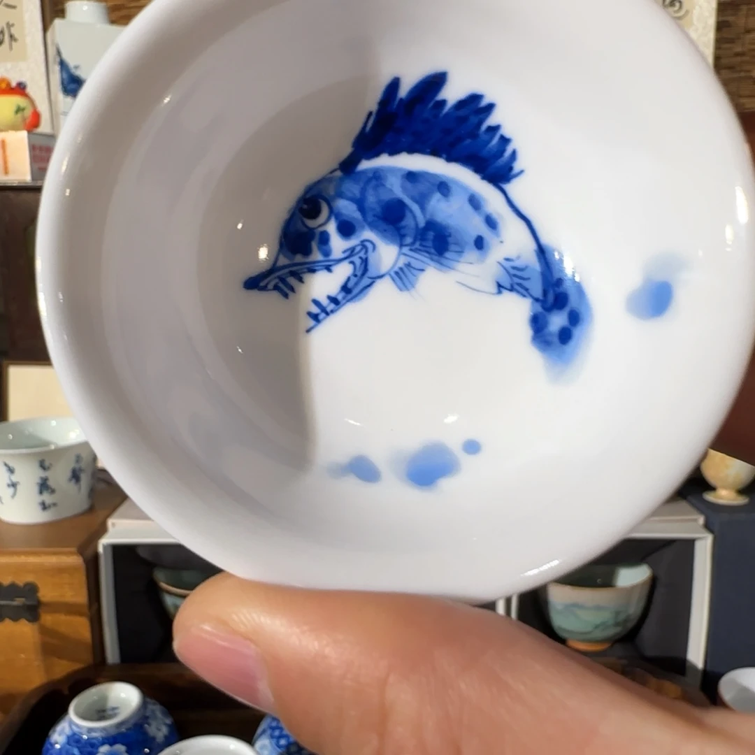 陶手绘青花鳜鱼杯