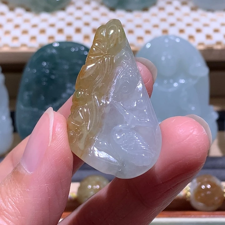 翡翠未镶嵌颈饰炸/一路连科