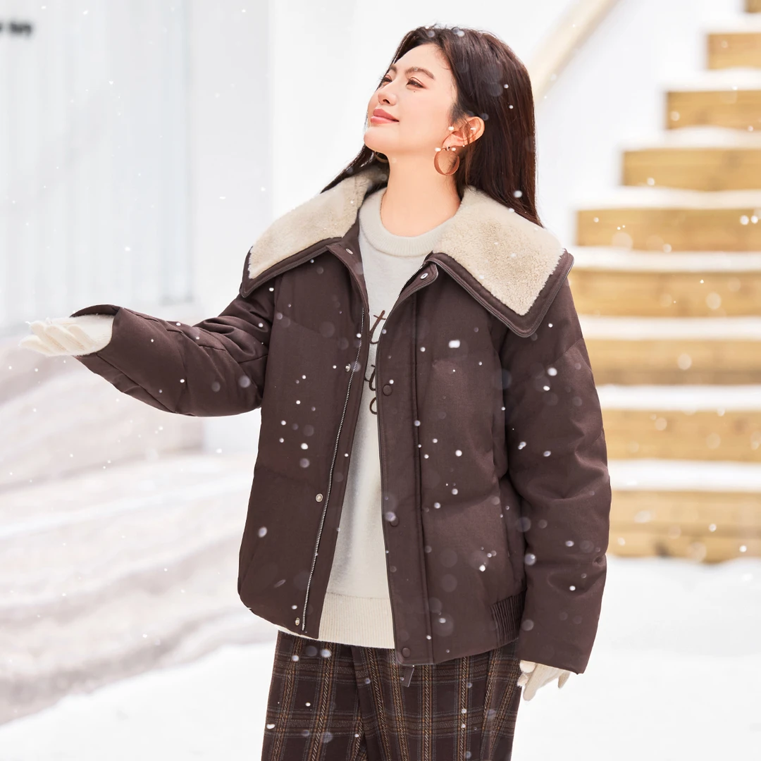 【仿羊羔毛领拼接白鸭绒羽绒服】MsShe大码女装冬加厚外套Q2511006