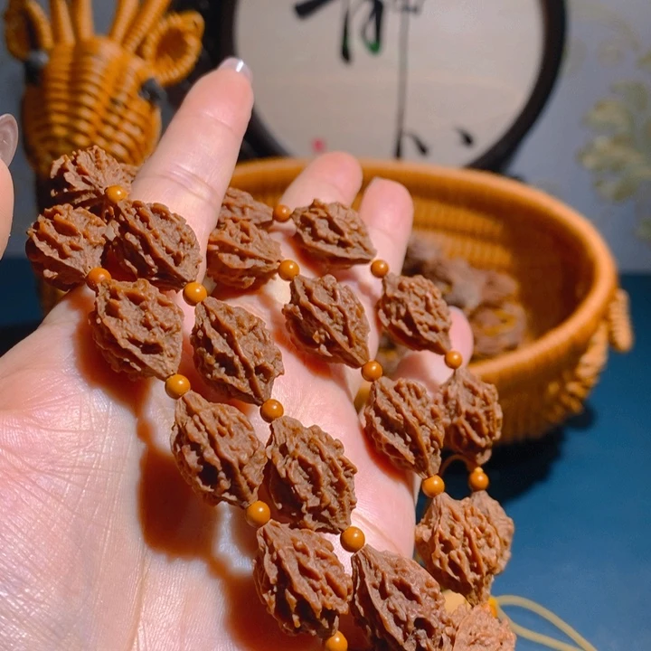 信***翁36颗14的麒麟眼橄榄脖挂