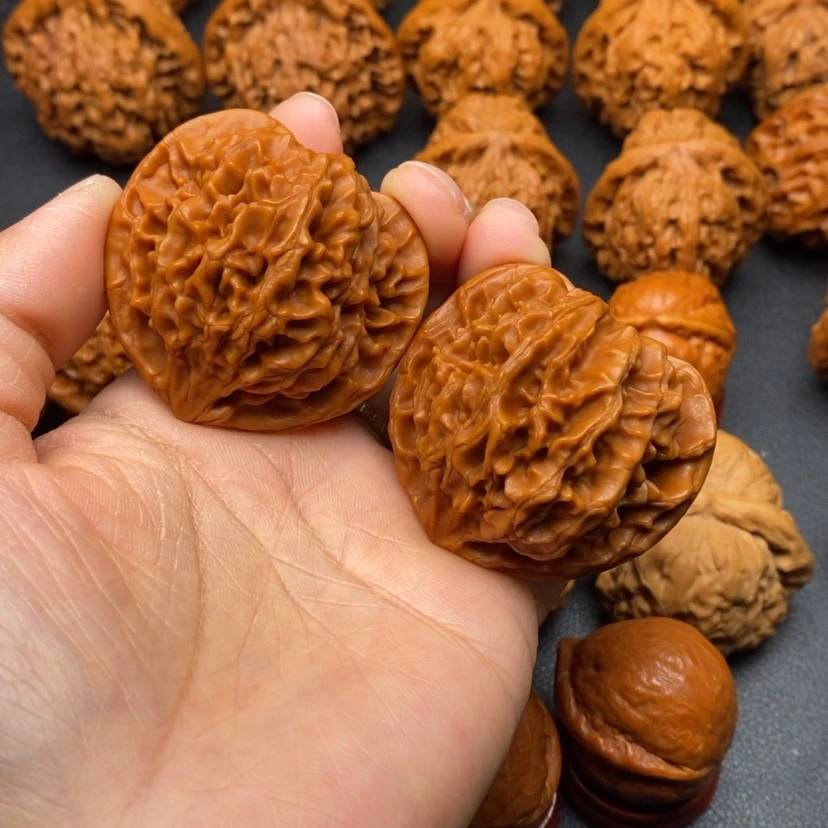 【闪购商品】文玩核桃把件45龙王玉