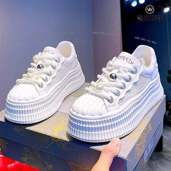 小白鞋女真皮网面女鞋2025春夏季新款珍珠板鞋厚底增高显小休闲鞋