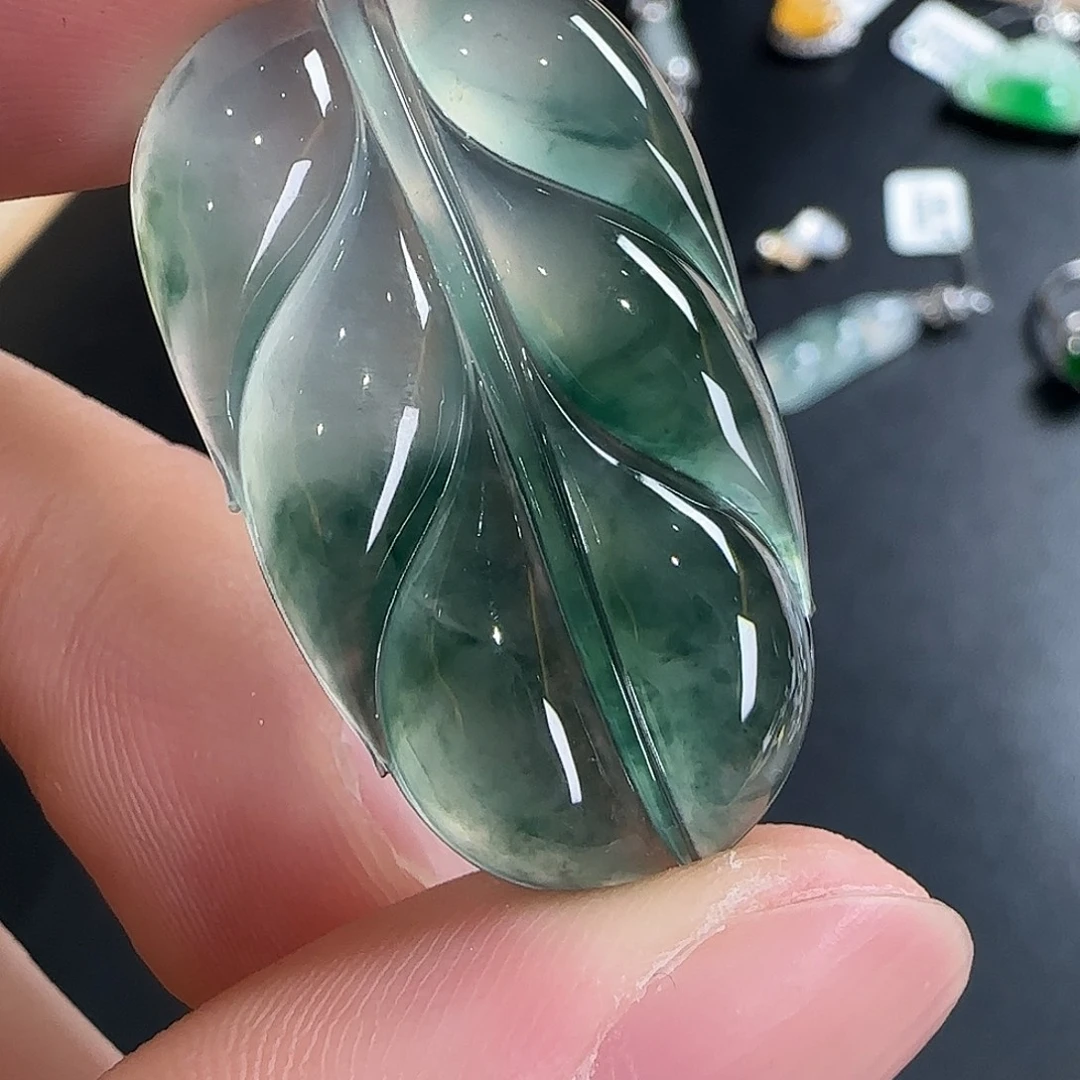 翡翠未镶嵌颈饰