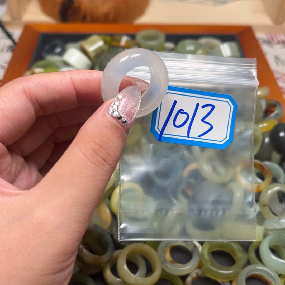 香****蛇纹石玉未镶嵌珠宝奇石