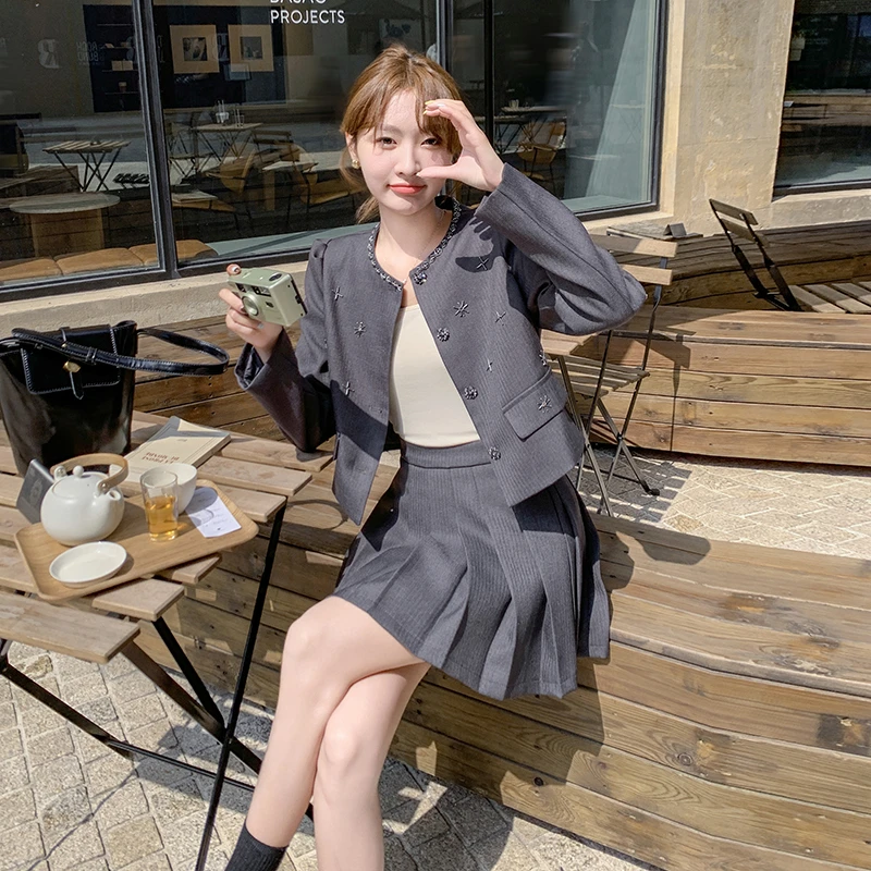 2025春季新款时尚串钻工艺小香风长袖外套短款百褶裙两件套装女