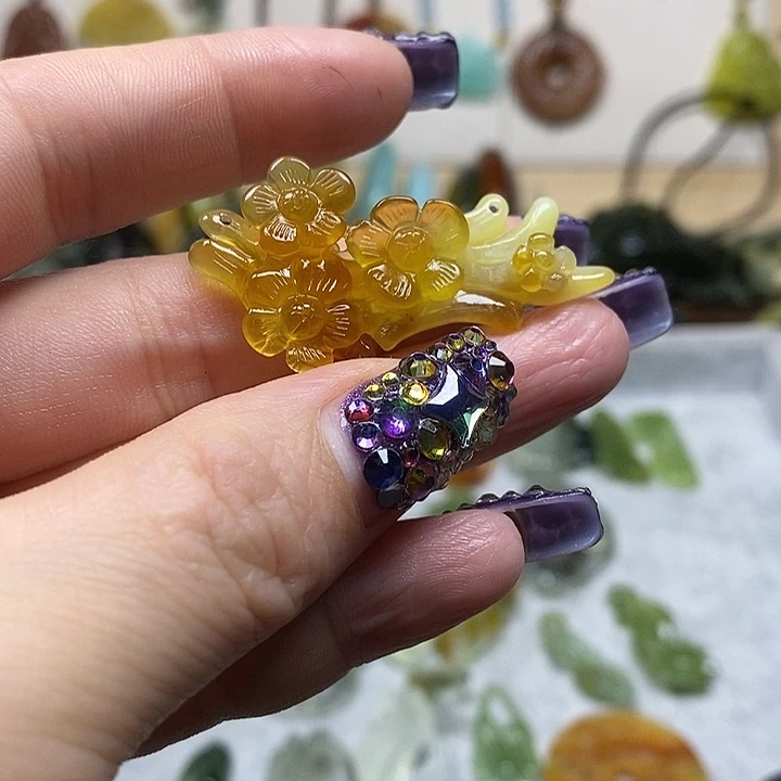 蛇纹石玉吊坠未镶嵌