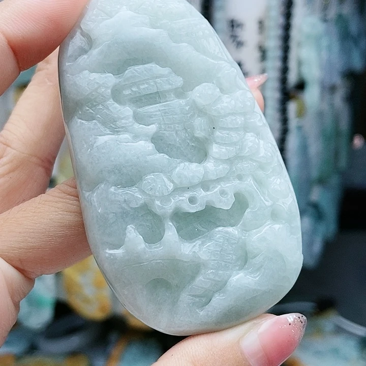 颈饰足铂镶嵌翡翠翡翠