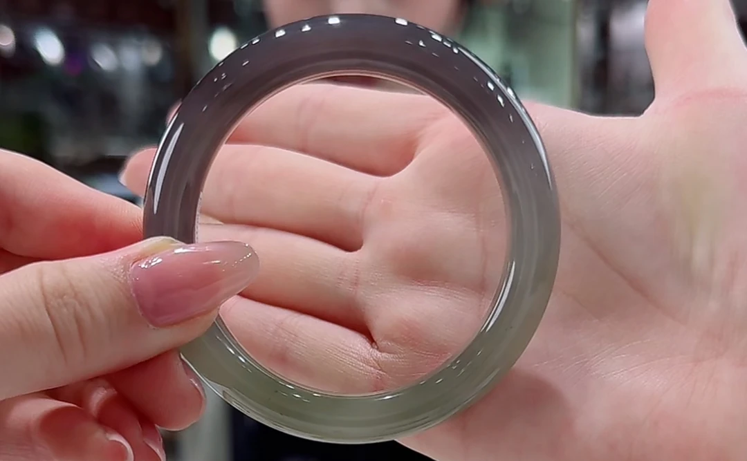 精品天然和田玉手镯 特色 56+