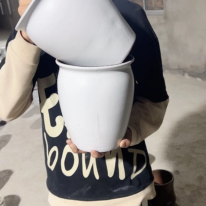 高度20厘米口18厘米