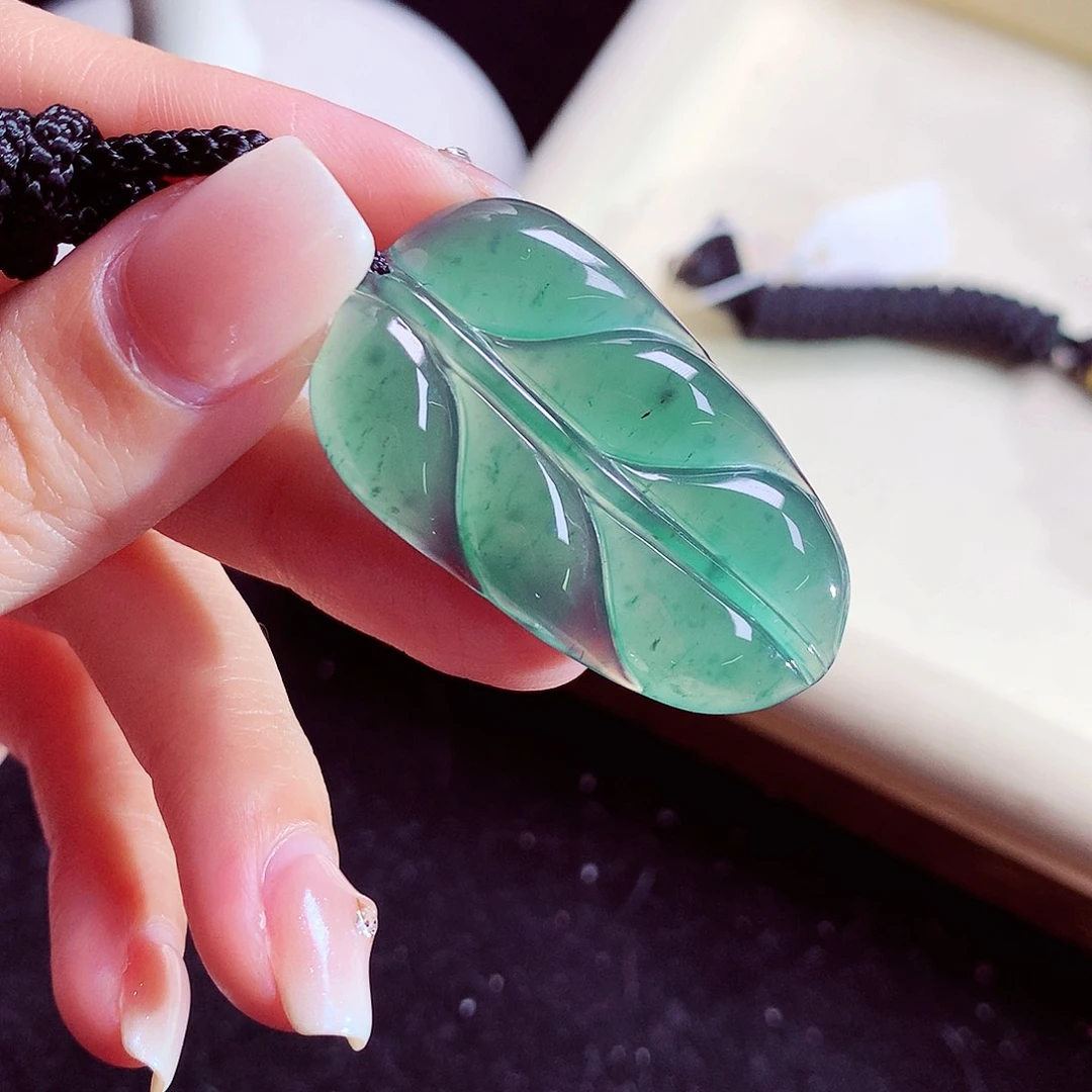 颈饰未镶嵌翡翠天然