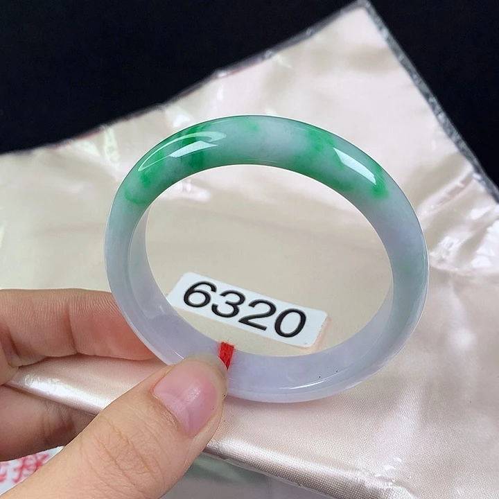 翡翠未镶嵌手镯51圈 辣阳绿
