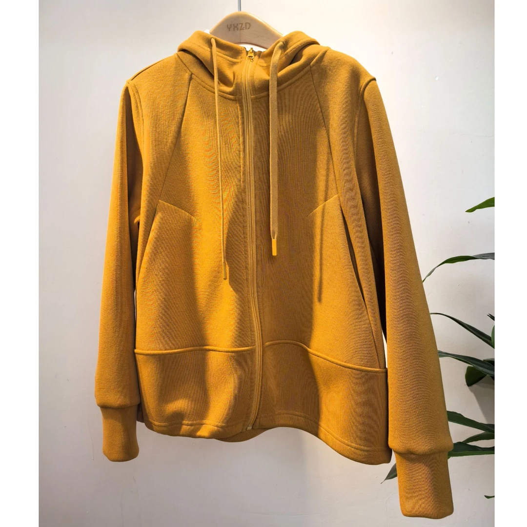 一席之地2025冬季新款连帽短外套简约纯色宽松加绒拉链卫衣外套